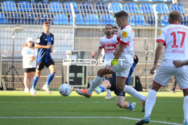 Fußball I Herren I Saison 2022-2023 I DFB-Pokal I 1. Runde I SV Waldhof Mannheim - Holstein Kiel I 31.07.2022 Schuss von Berkan Taz (#33, SV Waldhof Mannheim)
Ort: Mannheim, Germany
Datum: 31.07.2022