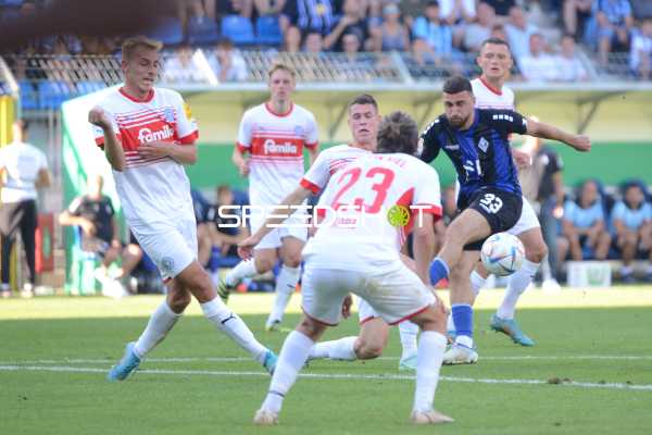 Fußball I Herren I Saison 2022-2023 I DFB-Pokal I 1. Runde I SV Waldhof Mannheim - Holstein Kiel I 31.07.2022 Schuss von Berkan Taz (#33, SV Waldhof Mannheim)
Ort: Mannheim, Germany
Datum: 31.07.2022