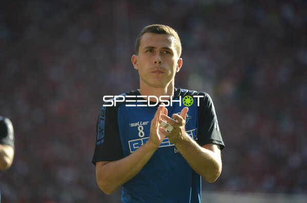 Fußball I Herren I Saison 2022-2023 I 2. Bundesliga I 4. Spieltag I 1. FC Kaiserslautern - SC Paderborn 07 I 12.08.2022 Ron Schallenberg (#8, SC Paderborn 07) beim aufwärmen
Ort: Kaiserslautern, Germany
Datum: 12.08.2022