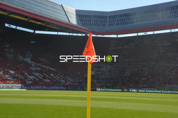 Fußball I Herren I Saison 2022-2023 I 2. Bundesliga I 4. Spieltag I 1. FC Kaiserslautern - SC Paderborn 07 I 12.08.2022 Eckfahne im Fritz-Walter-Stadion
Ort: Kaiserslautern, Germany
Datum: 12.08.2022