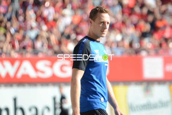 Fußball I Herren I Saison 2022-2023 I 2. Bundesliga I 4. Spieltag I 1. FC Kaiserslautern - SC Paderborn 07 I 12.08.2022 Robin Bormuth (#32, SC Paderborn 07) beim aufwärmen
Ort: Kaiserslautern, Germany
Datum: 12.08.2022