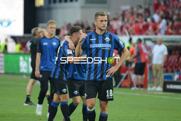 Fußball I Herren I Saison 2022-2023 I 2. Bundesliga I 4. Spieltag I 1. FC Kaiserslautern - SC Paderborn 07 I 12.08.2022 Jubel von Dennis Srbeny (#18, SC Paderborn 07)
Ort: Kaiserslautern, Germany
Datum: 12.08.2022