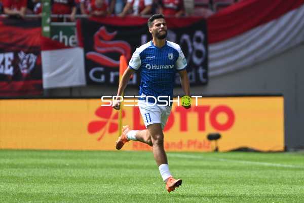 Fußball I Herren I Saison 2022-2023 I 2. Bundesliga I 6. Spieltag I 1. FC Kaiserslautern - 1. FC Magdeburg I 28.08.2022 Jubel und Tr von Mo El Hankouri (#11, 1. FC Magdeburg)
Ort: Kaiserslautern, Germany
Datum: 28.08.2022