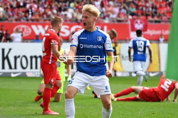 Fußball I Herren I Saison 2022-2023 I 2. Bundesliga I 6. Spieltag I 1. FC Kaiserslautern - 1. FC Magdeburg I 28.08.2022 Jubel von Andreas Müller (#16, 1. FC Magdeburg)
Ort: Kaiserslautern, Germany
Datum: 28.08.2022
