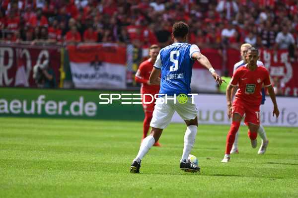 Fußball I Herren I Saison 2022-2023 I 2. Bundesliga I 6. Spieltag I 1. FC Kaiserslautern - 1. FC Magdeburg I 28.08.2022 Jamie Lawrence (#5, 1. FC Magdeburg) am Ball
Ort: Kaiserslautern, Germany
Datum: 28.08.2022