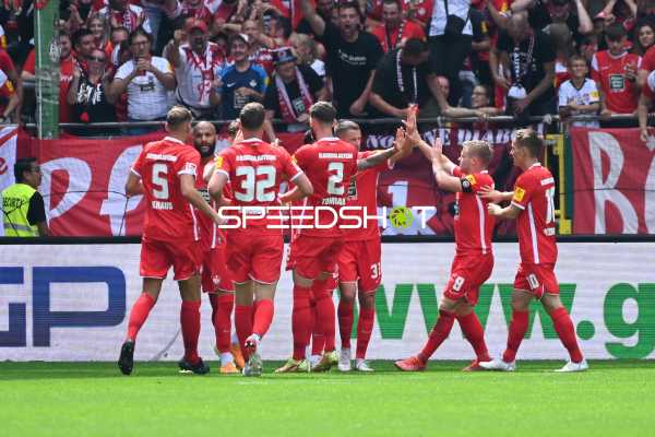 Fußball I Herren I Saison 2022-2023 I 2. Bundesliga I 6. Spieltag I 1. FC Kaiserslautern - 1. FC Magdeburg I 28.08.2022 Tor und Jubel von Marlon Ritter (#7, 1. FC Kaiserslautern)
Ort: Kaiserslautern, Germany
Datum: 28.08.2022