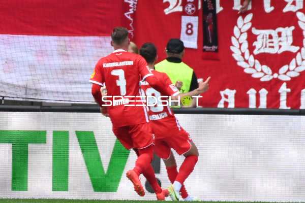 Fußball I Herren I Saison 2022-2023 I 2. Bundesliga I 6. Spieltag I 1. FC Kaiserslautern - 1. FC Magdeburg I 28.08.2022 Elfmeter, Tor und Jubel von Mike Wunderlich (#28, 1. FC Kaiserslautern)
Ort: Kaiserslautern, Germany
Datum: 28.08.2022