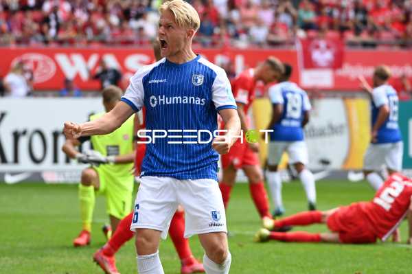 Fußball I Herren I Saison 2022-2023 I 2. Bundesliga I 6. Spieltag I 1. FC Kaiserslautern - 1. FC Magdeburg I 28.08.2022 Jubel von Andreas Müller (#16, 1. FC Magdeburg) nach dem Tor von Jason Ceka (#10, 1. FC Magdeburg)
Ort: Kaiserslautern, Germany
Datum: 28.08.2022