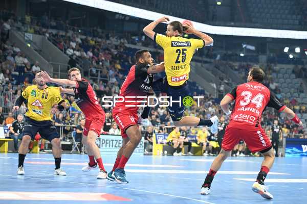 Handball I Herren I Saison 2022-2023 I Liqui Moly Handballbundesliga I 1. Spieltag I Rhein-Neckar Löwen - MT Melsungen I 03.09.2022 Wurf von Olle Forsell Schefvert (#25, Rhein-Neckar Löwen)
Ort: Mannheim, Germany
Datum: 03.09.2022