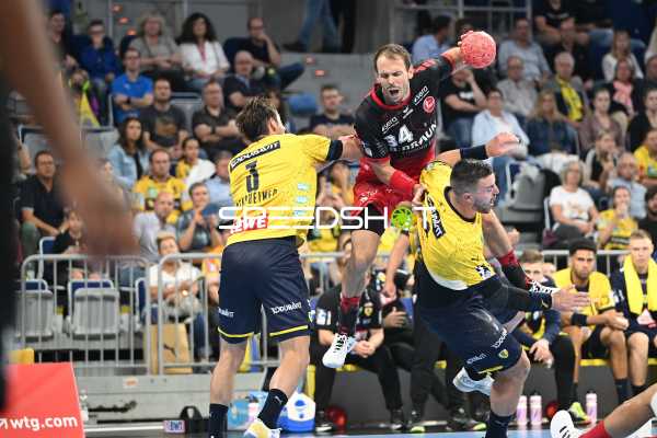 Handball I Herren I Saison 2022-2023 I Liqui Moly Handballbundesliga I 1. Spieltag I Rhein-Neckar Löwen - MT Melsungen I 03.09.2022 Wurf von Kai Häfner (#34, MT Melsungen) gegen Jannik Kohlbacher (#80, Rhein-Neckar Löwen)
Ort: Mannheim, Germany
Datum: 03.09.2022