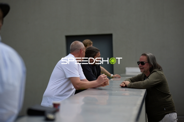 Ringside-Zone Face-Off Gespräch