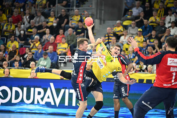 Handball I Herren I Saison 2022-2023 I Liqui Moly Handballbundesliga I 5. Spieltag I Rhein-Neckar Löwen - SG Flensburg-Handewitt I 24.09.2022 Wurf von Halil Jaganjac (#45, Rhein-Neckar Löwen) gegen Emil Manfeldt Jakobsen (#31, SG Flensburg-Handewitt)
Ort: Mannheim, Germany
Datum: 24.09.2022 - Halil Jaganjac