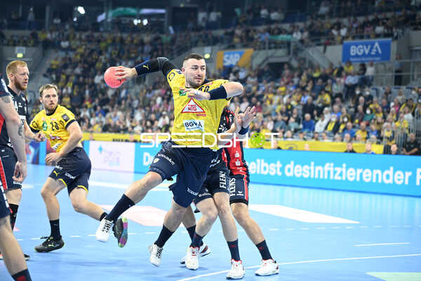 Handball I Herren I Saison 2022-2023 I Liqui Moly Handballbundesliga I 5. Spieltag I Rhein-Neckar Löwen - SG Flensburg-Handewitt I 24.09.2022 Wurf von Jannik Kohlbacher (#80, Rhein-Neckar Löwen)
Ort: Mannheim, Germany
Datum: 24.09.2022 - Jannik Kohlbacher
