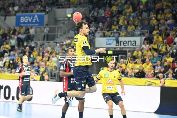 Handball I Herren I Saison 2022-2023 I Liqui Moly Handballbundesliga I 5. Spieltag I Rhein-Neckar Löwen - SG Flensburg-Handewitt I 24.09.2022 Wurf von Patrick Groetzki (#24, Rhein-Neckar Löwen)
Ort: Mannheim, Germany
Datum: 24.09.2022 - David Späth, Uwe Gensheimer