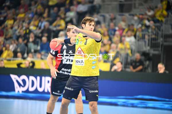 Handball I Herren I Saison 2022-2023 I Liqui Moly Handballbundesliga I 5. Spieltag I Rhein-Neckar Löwen - SG Flensburg-Handewitt I 24.09.2022 Uwe Gensheimer (#3, Rhein-Neckar Löwen) beim Sieben Meter
Ort: Mannheim, Germany
Datum: 24.09.2022