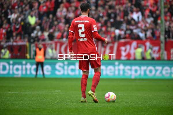 Fußball I Herren I Saison 2022-2023 I 2. Bundesliga I 10. Spieltag I 1. FC Kaiserslautern - Eintracht Braunschweig I 02.10.2022 Boris Tomiak (#2, 1. FC Kaiserslautern)
Ort: Kaiserslautern, Germany
Datum: 02.10.2022