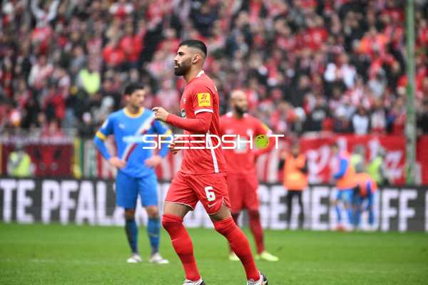 Fußball I Herren I Saison 2022-2023 I 2. Bundesliga I 10. Spieltag I 1. FC Kaiserslautern - Eintracht Braunschweig I 02.10.2022 Hikmet Ciftci (#6, 1. FC Kaiserslautern)
Ort: Kaiserslautern, Germany
Datum: 02.10.2022