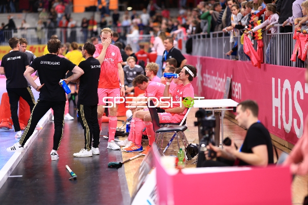 Spieler von Deutschland auf der Bank