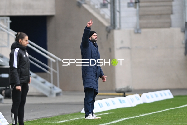 Trainer an der Seitenlinie