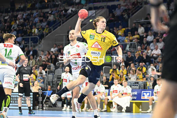 Handball I Herren I Saison 2022-2023 I Liqui Moly Handballbundesliga I 7. Spieltag I Rhein-Neckar Löwen - GWD Minden I 06.10.2022 Wurf von Juri Knorr (#10, Rhein-Neckar Löwen)
Ort: Mannheim, Germany
Datum: 06.10.2022 - Juri Knorr