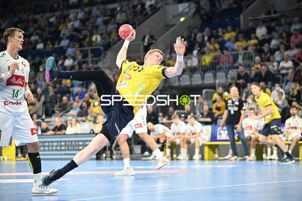 Handball I Herren I Saison 2022-2023 I Liqui Moly Handballbundesliga I 7. Spieltag I Rhein-Neckar Löwen - GWD Minden I 06.10.2022 Wurf von Ymir Örn Gislason (#33, Rhein-Neckar Löwen)
Ort: Mannheim, Germany
Datum: 06.10.2022