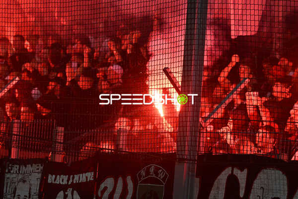 Fußball I Herren I Saison 2022-2023 I DFB-Pokal I 2. Hauptrunde I SV Stuttgarter Kickers - Eintracht Frankfurt I 18.10.2022 Pyrotechnik beider Fangruppierungen deswegen unterbrechung
Ort: Stuttgart, Germany
Datum: 18.10.2022