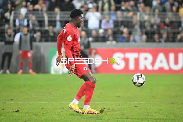 Fußball I Herren I Saison 2022-2023 I DFB-Pokal I 2. Hauptrunde I SV Stuttgarter Kickers - Eintracht Frankfurt I 18.10.2022 Faride Alidou (#11, Eintracht Frankfurt) am Ball
Ort: Stuttgart, Germany
Datum: 18.10.2022
