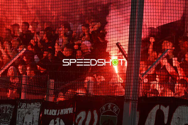 Fußball I Herren I Saison 2022-2023 I DFB-Pokal I 2. Hauptrunde I SV Stuttgarter Kickers - Eintracht Frankfurt I 18.10.2022 Pyrotechnik beider Fangruppierungen deswegen unterbrechung
Ort: Stuttgart, Germany
Datum: 18.10.2022