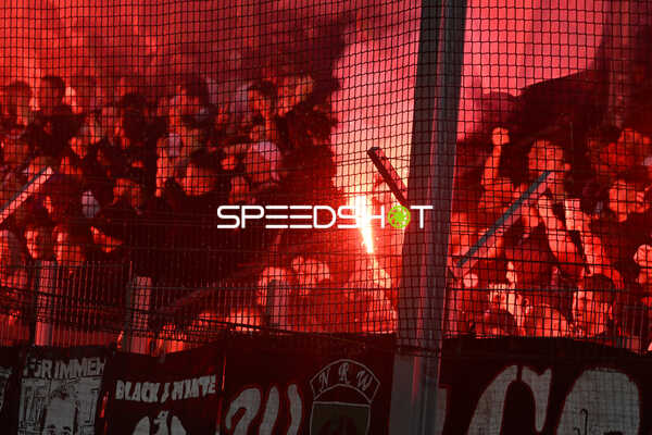 Fußball I Herren I Saison 2022-2023 I DFB-Pokal I 2. Hauptrunde I SV Stuttgarter Kickers - Eintracht Frankfurt I 18.10.2022 Pyrotechnik beider Fangruppierungen deswegen unterbrechung
Ort: Stuttgart, Germany
Datum: 18.10.2022