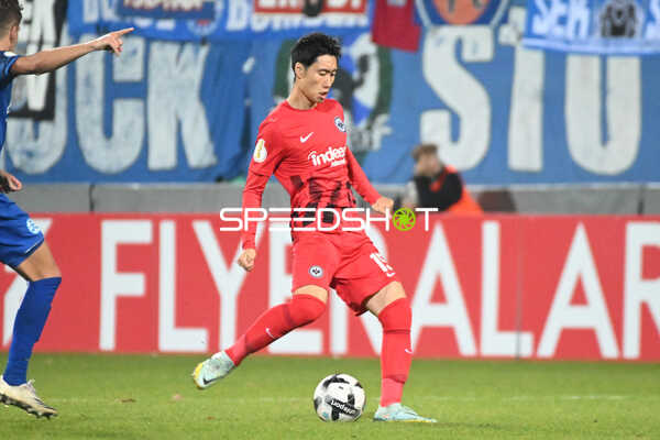 Fußball I Herren I Saison 2022-2023 I DFB-Pokal I 2. Hauptrunde I SV Stuttgarter Kickers - Eintracht Frankfurt I 18.10.2022 Daichi Kamada (#15, Eintracht Frankfurt)
Ort: Stuttgart, Germany
Datum: 18.10.2022