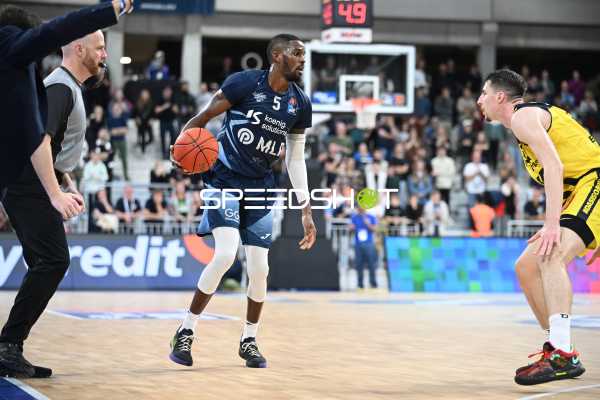 Basketball I Herren I Saison 2022-2023 I easyCredit BBL I 5. Spieltag I MLP Academics Heidelberg - EWE Baskets Oldenburg I 29.10.2022 Shyron Ely (#5, MLP Academics Heidelberg) am Ball
Ort: Heidelberg, Germany
Datum: 29.10.2022