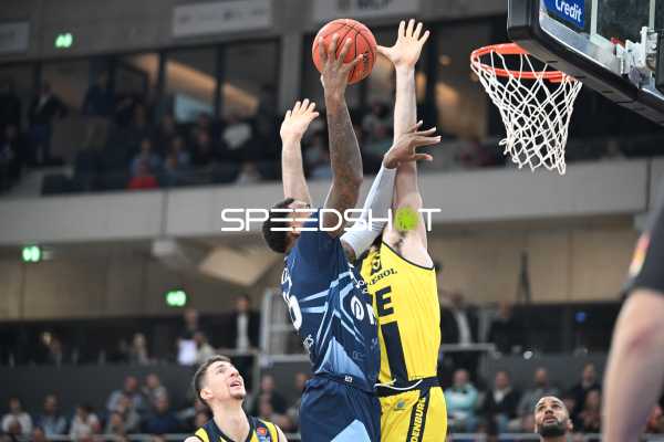 Basketball I Herren I Saison 2022-2023 I easyCredit BBL I 5. Spieltag I MLP Academics Heidelberg - EWE Baskets Oldenburg I 29.10.2022 Korbleger von Eric Washington (#33, MLP Academics Heidelberg)
Ort: Heidelberg, Germany
Datum: 29.10.2022
