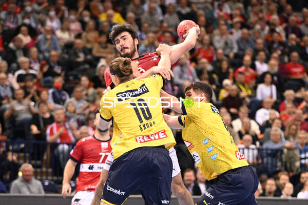 Handball I Herren I Saison 2022-2023 I Liqui Moly Handballbundesliga I 10. Spieltag I Handball Sport Verein Hamburg - Rhein-Neckar Löwen I 06.11.2022 Wurf von Jacob Arenth Lassen (#9, Handball Sport Verein Hamburg) gegen Juri Knorr (#10, Rhein-Neckar Löwen)
Ort: Hamburg, Germany
Datum: 06.11.2022