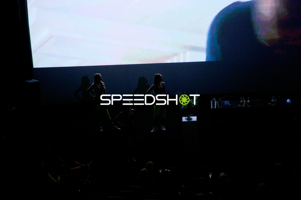 Ringside-Zone Face-Off