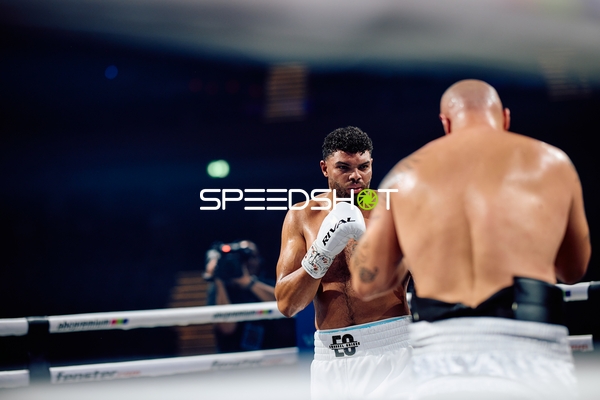 Boxer Emanuel Odiase im Ring