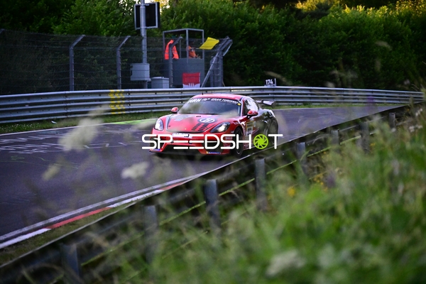 Rennfahrzeug auf der Nordschleife