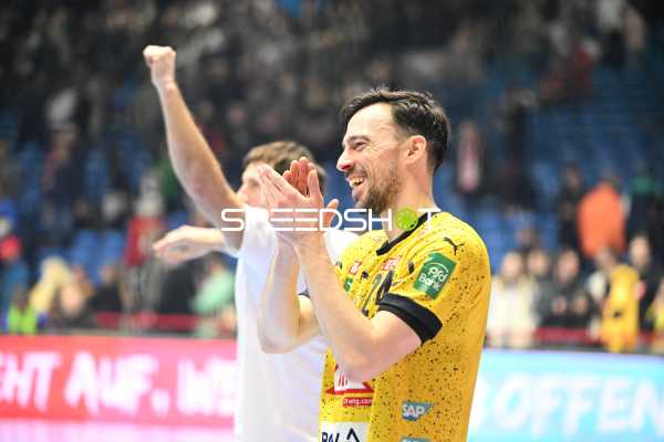 Handball I Herren I Saison 2022-2023 I DHB-Pokal I Achtelfinale I MT Melsungen - Rhein-Neckar Löwen I 21.12.2022 Jubel von Patrick Groetzki (24, Rhein-Neckar Löwen)
Ort: Kassel, Germany
Datum: 21.12.2022 - Jubel von Patrick Groetzki, Jannik Kohlbacher