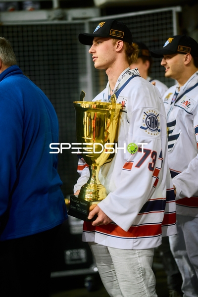 Jungadler Mannheim feiern Meisterschaftserfolg