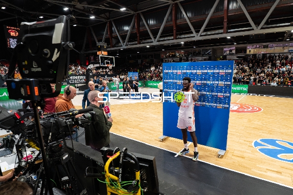 Amadou Sow (12; NINERS Chemnitz) bei Interview