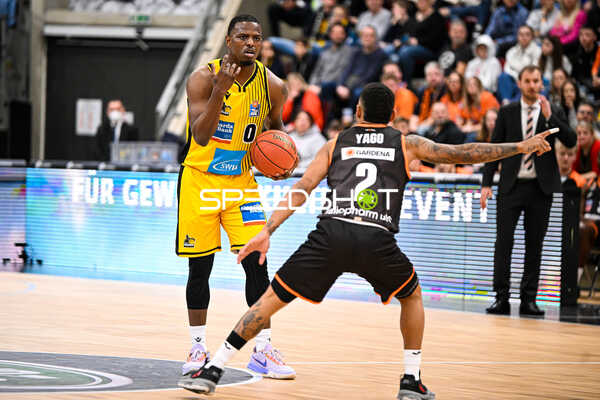 Basketball I Herren I Saison 2022-2023 I easyCredit BBL I 11. Spieltag I MHP Riesen Ludwigsburg - ratiopharm Ulm I 27.12.2022