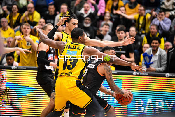 Basketball I Herren I Saison 2022-2023 I easyCredit BBL I 11. Spieltag I MHP Riesen Ludwigsburg - ratiopharm Ulm I 27.12.2022