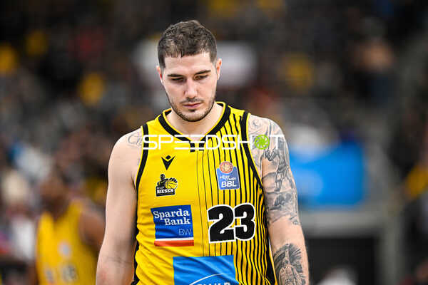 Basketball I Herren I Saison 2022-2023 I easyCredit BBL I 11. Spieltag I MHP Riesen Ludwigsburg - ratiopharm Ulm I 27.12.2022