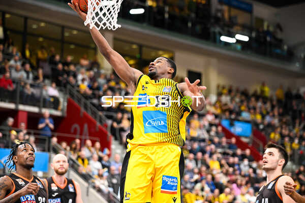 Basketball I Herren I Saison 2022-2023 I easyCredit BBL I 11. Spieltag I MHP Riesen Ludwigsburg - ratiopharm Ulm I 27.12.2022