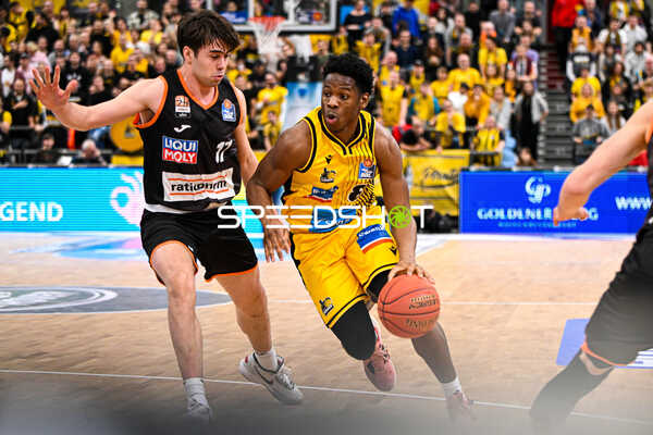 Basketball I Herren I Saison 2022-2023 I easyCredit BBL I 11. Spieltag I MHP Riesen Ludwigsburg - ratiopharm Ulm I 27.12.2022