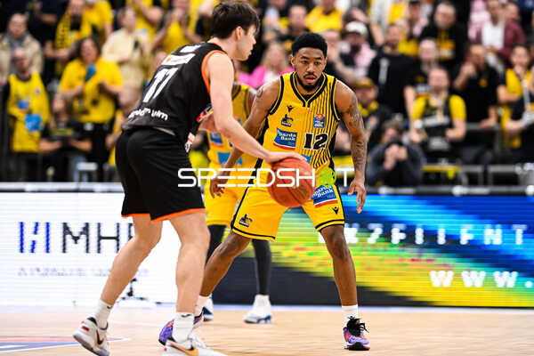 Basketball I Herren I Saison 2022-2023 I easyCredit BBL I 11. Spieltag I MHP Riesen Ludwigsburg - ratiopharm Ulm I 27.12.2022