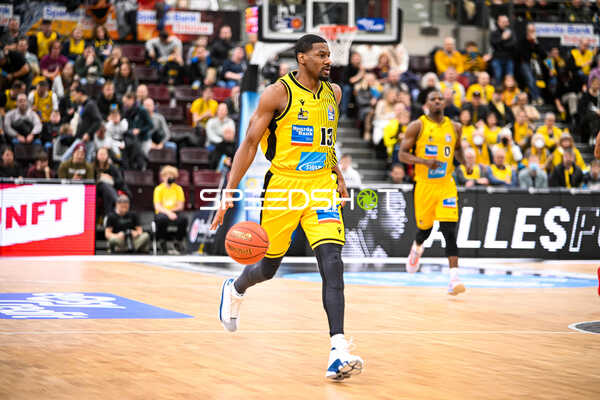 Basketball I Herren I Saison 2022-2023 I easyCredit BBL I 11. Spieltag I MHP Riesen Ludwigsburg - ratiopharm Ulm I 27.12.2022