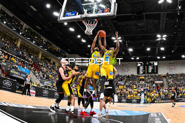 Basketball I Herren I Saison 2022-2023 I easyCredit BBL I 11. Spieltag I MHP Riesen Ludwigsburg - ratiopharm Ulm I 27.12.2022