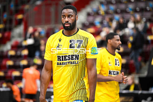 Basketball I Herren I Saison 2022-2023 I easyCredit BBL I 11. Spieltag I MHP Riesen Ludwigsburg - ratiopharm Ulm I 27.12.2022