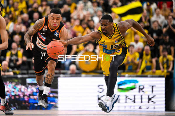 Basketball I Herren I Saison 2022-2023 I easyCredit BBL I 11. Spieltag I MHP Riesen Ludwigsburg - ratiopharm Ulm I 27.12.2022