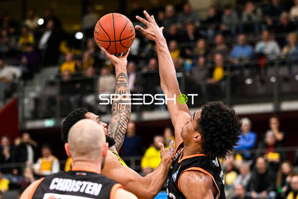 Basketball I Herren I Saison 2022-2023 I easyCredit BBL I 11. Spieltag I MHP Riesen Ludwigsburg - ratiopharm Ulm I 27.12.2022